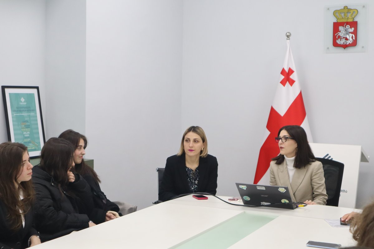 სკოლის მოსწავლეებთან შეხვედრების ფორმატი ,,კონფიდენციალურობის გაკვეთილები“ გრძელდება