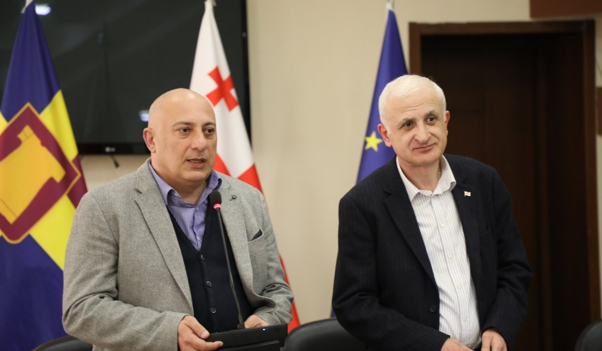 სამსახურმა ზუგდიდის მუნიციპალიტეტის მერიაში საინფორმაციო შეხვედრა გამართა