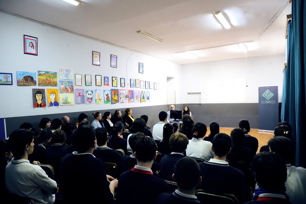 To raise young people's awareness of personal data protection issues, informative and cognitive lectures were held with up to 300 students from public and private schools