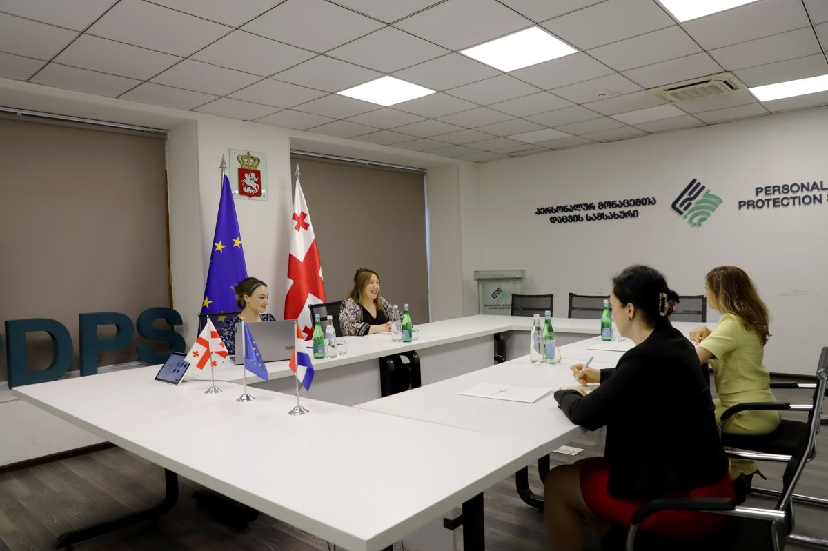 პერსონალურ მონაცემთა დაცვის სამსახურის უფროსმა ლელა ჯანაშვილმა ნიდერლანდების სამეფოს საგანგებო და სრულუფლებიან ელჩთან საქართველოში - მელინე არაკელიანთან შეხვედრა გამართა