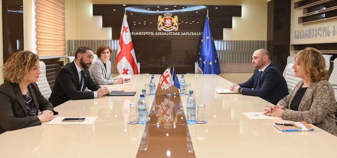 პერსონალურ მონაცემთა დაცვის სამსახურის უფროსმა ლელა ჯანაშვილმა გენერალურ პროკურორთან ირაკლი შოთაძესთან შეხვედრა გამართა