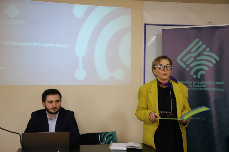 სამსახურმა წალკის მუნიციპალიტეტის ქართულ, ეთნიკური უმცირესობის სომხურ და აზერბაიჯანულენოვანი სკოლის დირექტორებთან საინფორმაციო შეხვედრა გამართა