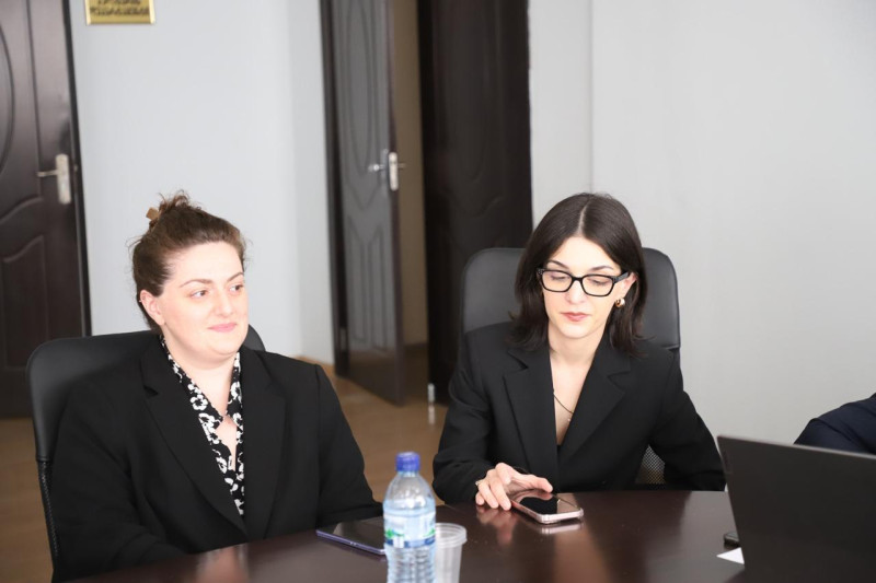 სამსახურის თანამშრომლებმა განათლების სექტორის წარმომადგენლებთან შეხვედრა ქალაქ ბათუმში  გამართეს