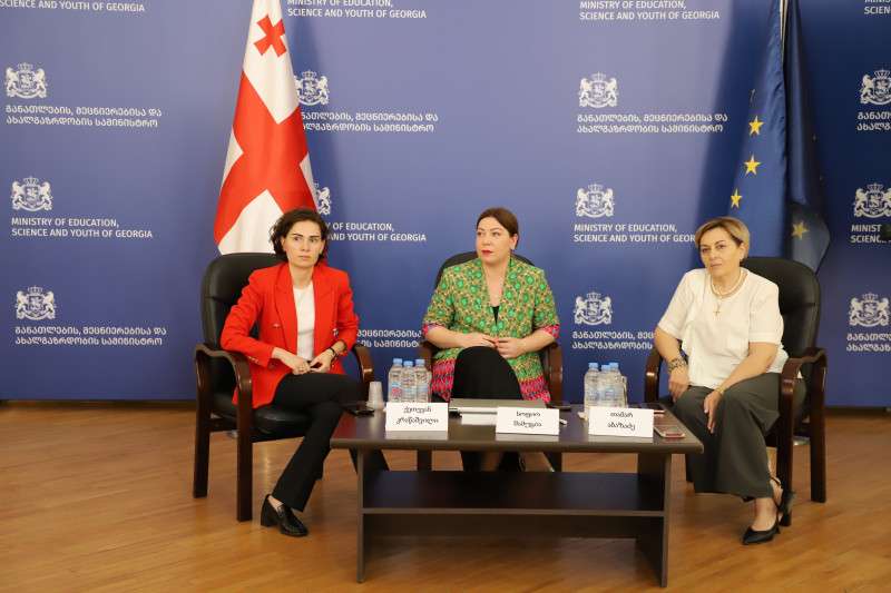 პერსონალურ მონაცემთა დაცვის სამსახურმა თბილისის საჯარო და კერძო სკოლების დირექტორებთან  საინფორმაციო შეხვედრა გამართა