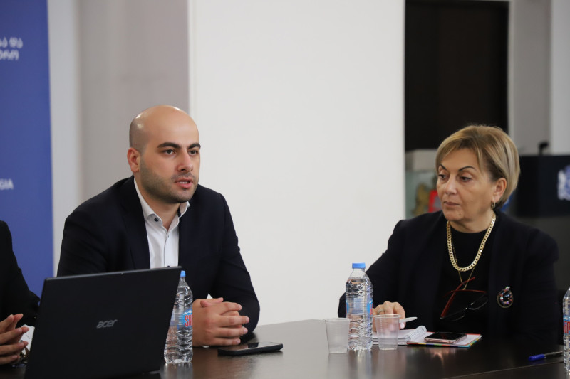 პერსონალურ მონაცემთა დაცვის სამსახურის წარმომადგენლებმა განათლების, მეცნიერების და ახალგაზრდობის სამინისტროს თანამშრომლებს ,,განათლების სფეროში პერსონალურ მონაცემთა დამუშავების სტრატეგიის დოკუმენტი“ გააცნეს