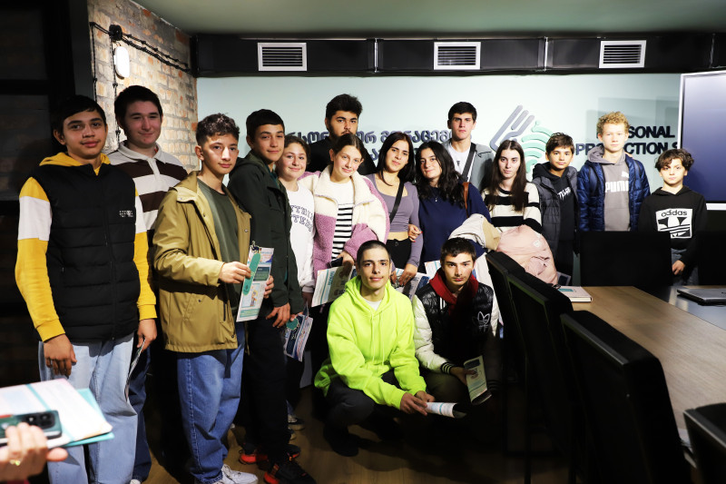 პროექტის „კონფიდენციალურობის გაკვეთილები“ ფარგლებში 600-მდე მოსწავლეს ტრენინგი ჩაუტარდა