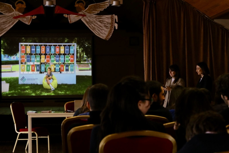 პერსონალურ მონაცემთა დაცვის საერთაშორისო დღესთან დაკავშირებით, სამსახურმა ქვეყნის მასშტაბით სკოლებში მასშტაბური საინფორმაციო შეხვედრები გამართა